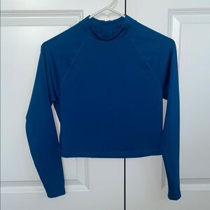 Athleta Blue Cropped Long Sleeve Rash Guard. Size S